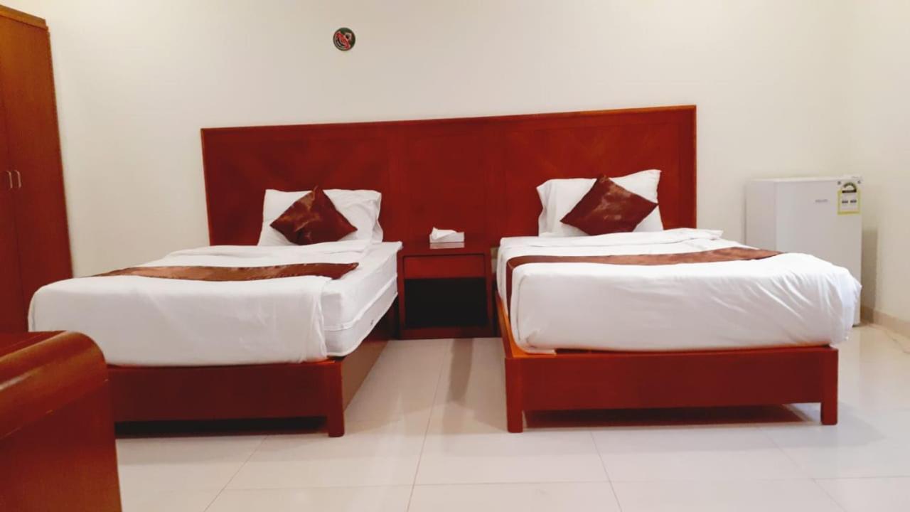Iwan Alandalusia Al Ajaweed Aparthotel เจดดาห์ ภายนอก รูปภาพ