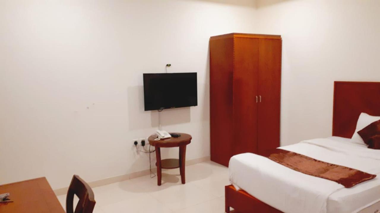Iwan Alandalusia Al Ajaweed Aparthotel เจดดาห์ ภายนอก รูปภาพ